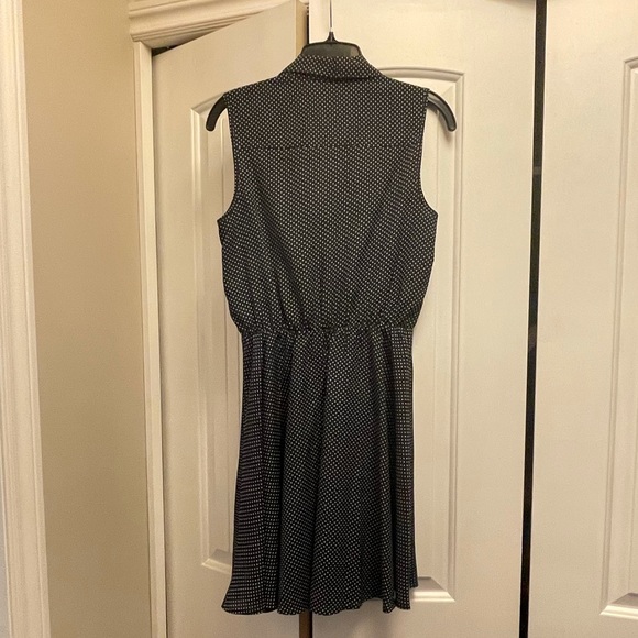 Pretty buttoned down poka-dot dress - Picture 2 of 2